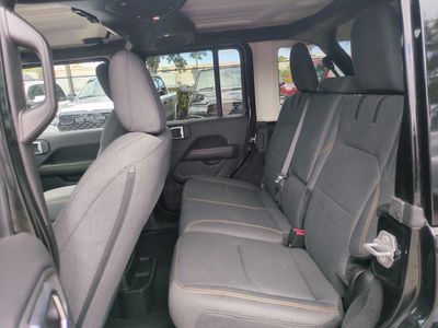 2025 Jeep Wrangler — photo 14 view