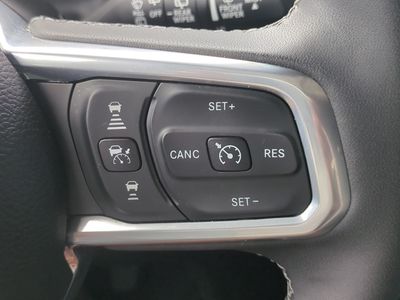 2025 Jeep Wrangler — photo 26 view