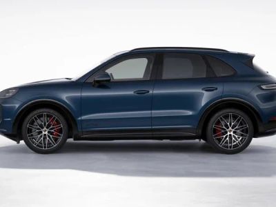 2026 Porsche Cayenne - Photo 2