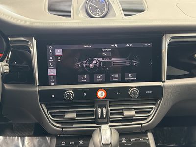2026 Porsche Macan - Photo 29