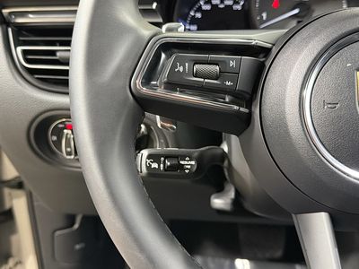 2026 Porsche Macan - Photo 37