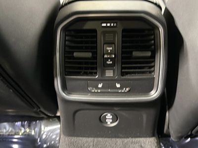 2026 Porsche Macan - Photo 20