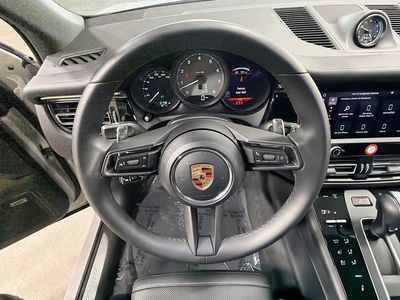 2026 Porsche Macan - Photo 39