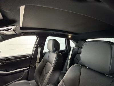 2026 Porsche Macan - Photo 26
