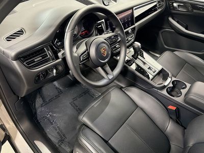 2026 Porsche Macan - Photo 4