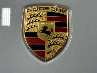 2026 Porsche Macan - Photo 12