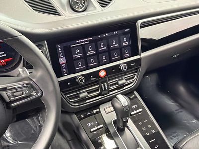 2026 Porsche Macan - Photo 27