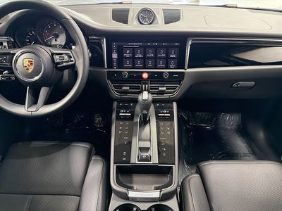 2026 Porsche Macan - Photo 19