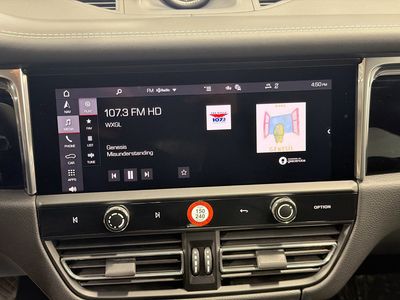 2026 Porsche Macan - Photo 31