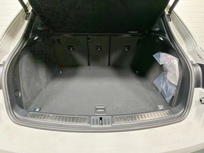 2026 Porsche Macan - Photo 13