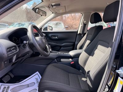 2025 Honda HR-V LX - Photo 11