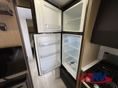 2025 Forest River RV Wildwood X-Lite - Photo 26