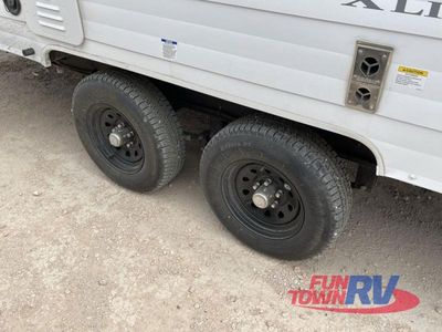 2025 Forest River RV Wildwood X-Lite - Photo 17