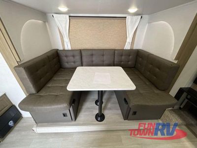 2025 Forest River RV Wildwood X-Lite - Photo 27