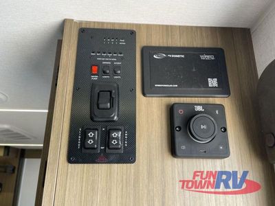 2025 Forest River RV Wildwood X-Lite - Photo 33