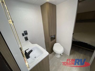 2025 Forest River RV Wildwood X-Lite - Photo 4