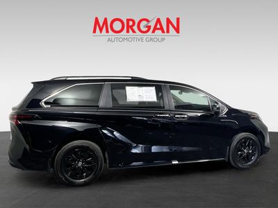 2025 Toyota Sienna - Photo 2