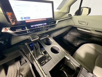 2025 Toyota Sienna - Photo 22