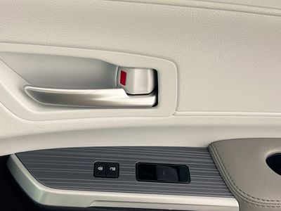 2025 Toyota Sienna - Photo 28