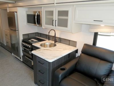 2026 Fleetwood Flair — photo 7 view