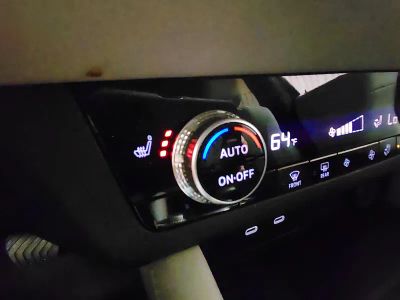 2025 Mitsubishi Outlander - Photo 19