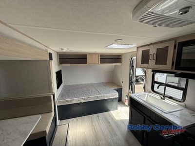 2025 Prime Time RV Avenger LT - Photo 8