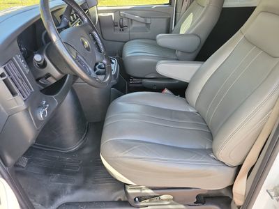 2023 Chevrolet Express 2500 - Photo 4