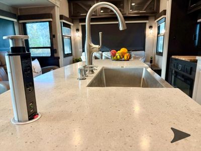 2021 Jayco Pinnacle - Photo 36
