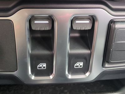 2026 Jeep Wrangler — photo 25 view