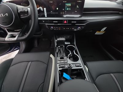 2026 Kia K5 — photo 12 view