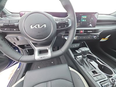 2026 Kia K5 — photo 10 view