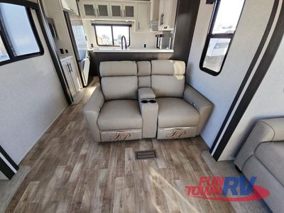 2025 CrossRoads RV Hampton - Photo 28