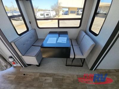 2025 CrossRoads RV Hampton - Photo 25