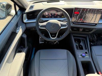 2026 Volkswagen Tiguan — photo 11 view