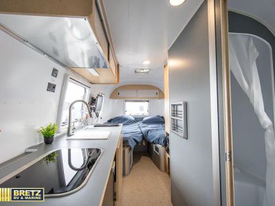 2026 Airstream World Traveler - Photo 8