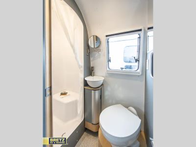 2026 Airstream World Traveler - Photo 12