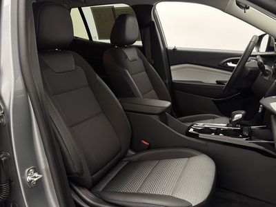 2025 Chevrolet Trax - Photo 29