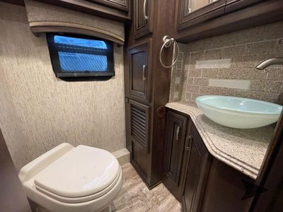 2019 Newmar Ventana LE - Photo 24
