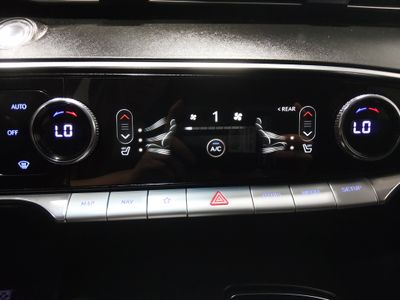 2025 Genesis GV70 - Photo 17