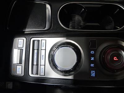 2025 Genesis GV70 - Photo 18