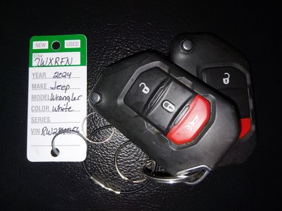 2024 Jeep Wrangler — photo 15 view