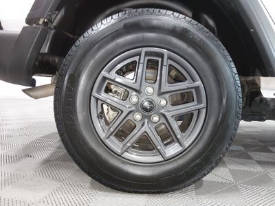 2024 Jeep Wrangler — photo 10 view