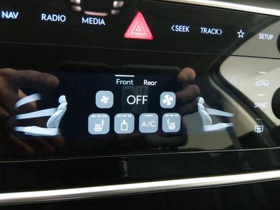 2025 Genesis GV80 - Photo 18