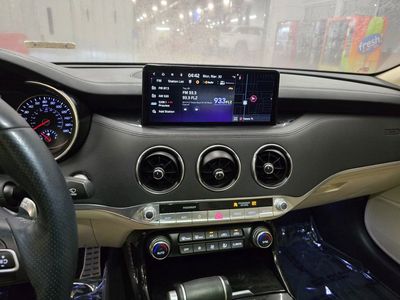 2023 Kia Stinger - Photo 23