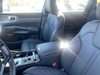 2026 Kia Sorento Hybrid — photo 9 view