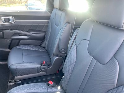 2026 Kia Sorento Hybrid — photo 18 view