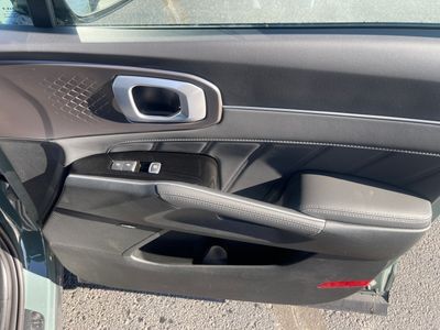 2026 Kia Sorento Hybrid — photo 21 view