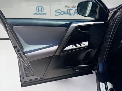 2015 Toyota RAV4 - Photo 19