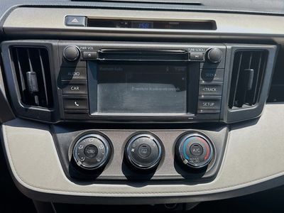 2015 Toyota RAV4 - Photo 12