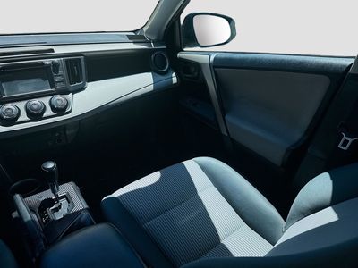 2015 Toyota RAV4 - Photo 21